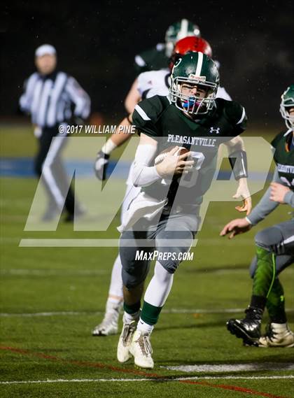 Thumbnail 2 in Glens Falls vs. Pleasantville (NYSPHSAA Class B Semifinal) photogallery.