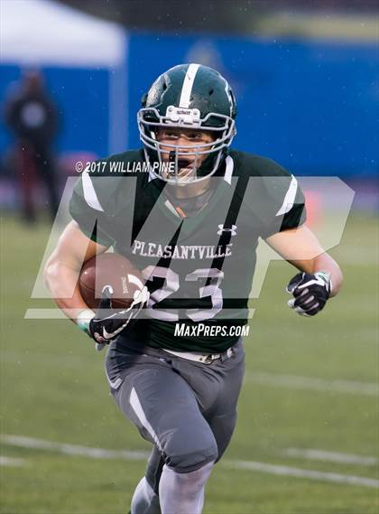Thumbnail 2 in Glens Falls vs. Pleasantville (NYSPHSAA Class B Semifinal) photogallery.