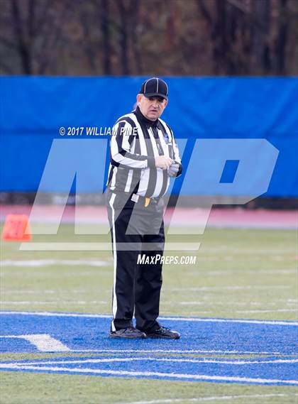 Thumbnail 2 in Glens Falls vs. Pleasantville (NYSPHSAA Class B Semifinal) photogallery.