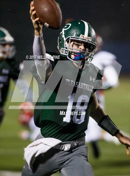 Thumbnail 1 in Glens Falls vs. Pleasantville (NYSPHSAA Class B Semifinal) photogallery.
