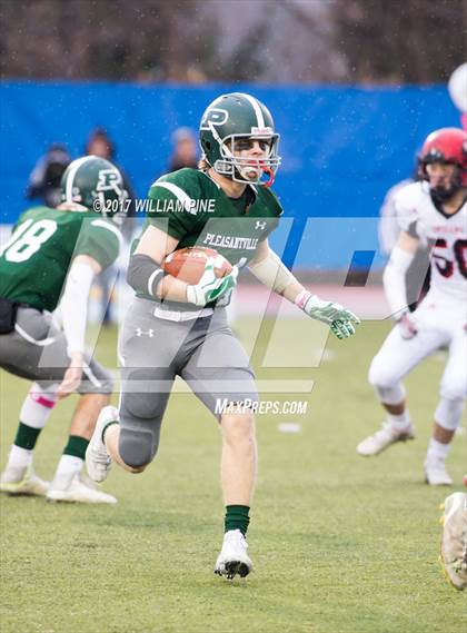 Thumbnail 1 in Glens Falls vs. Pleasantville (NYSPHSAA Class B Semifinal) photogallery.