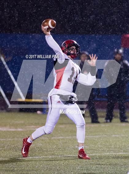 Thumbnail 2 in Glens Falls vs. Pleasantville (NYSPHSAA Class B Semifinal) photogallery.