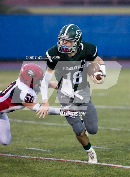 Thumbnail 1 in Glens Falls vs. Pleasantville (NYSPHSAA Class B Semifinal) photogallery.