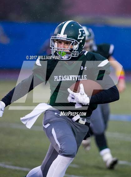Thumbnail 3 in Glens Falls vs. Pleasantville (NYSPHSAA Class B Semifinal) photogallery.
