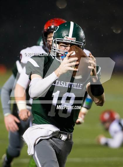 Thumbnail 3 in Glens Falls vs. Pleasantville (NYSPHSAA Class B Semifinal) photogallery.