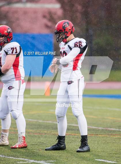 Thumbnail 1 in Glens Falls vs. Pleasantville (NYSPHSAA Class B Semifinal) photogallery.