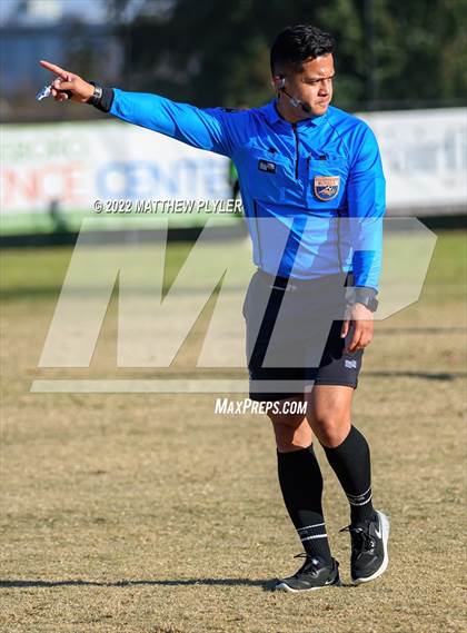 Thumbnail 2 in Hickory vs. Jacksonville (NCHSAA 3A Final) (1 of 2 - the Game) photogallery.