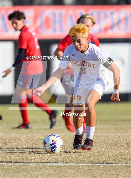 Thumbnail 1 in Hickory vs. Jacksonville (NCHSAA 3A Final) (1 of 2 - the Game) photogallery.