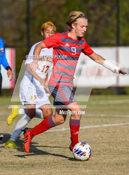 Thumbnail 2 in Hickory vs. Jacksonville (NCHSAA 3A Final) (1 of 2 - the Game) photogallery.