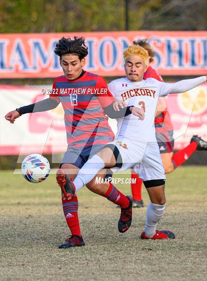 Thumbnail 3 in Hickory vs. Jacksonville (NCHSAA 3A Final) (1 of 2 - the Game) photogallery.