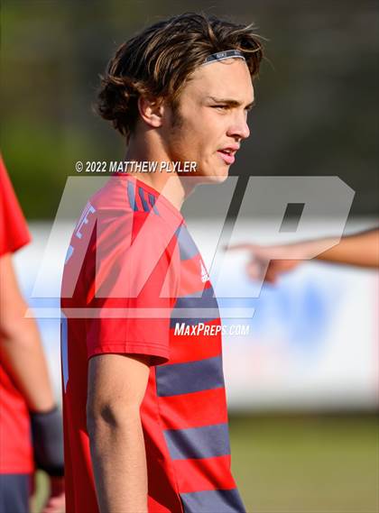 Thumbnail 1 in Hickory vs. Jacksonville (NCHSAA 3A Final) (1 of 2 - the Game) photogallery.