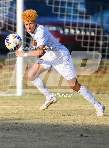 Thumbnail 3 in Hickory vs. Jacksonville (NCHSAA 3A Final) (1 of 2 - the Game) photogallery.