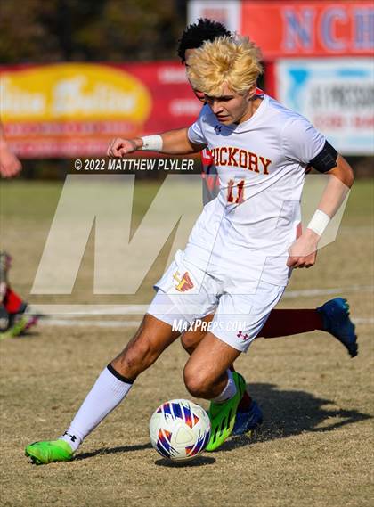 Thumbnail 3 in Hickory vs. Jacksonville (NCHSAA 3A Final) (1 of 2 - the Game) photogallery.