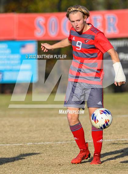 Thumbnail 3 in Hickory vs. Jacksonville (NCHSAA 3A Final) (1 of 2 - the Game) photogallery.