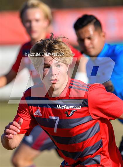 Thumbnail 1 in Hickory vs. Jacksonville (NCHSAA 3A Final) (1 of 2 - the Game) photogallery.