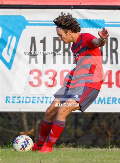 Thumbnail 3 in Hickory vs. Jacksonville (NCHSAA 3A Final) (1 of 2 - the Game) photogallery.