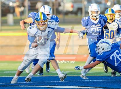 Thumbnail 2 in Nordhoff @ Fillmore photogallery.