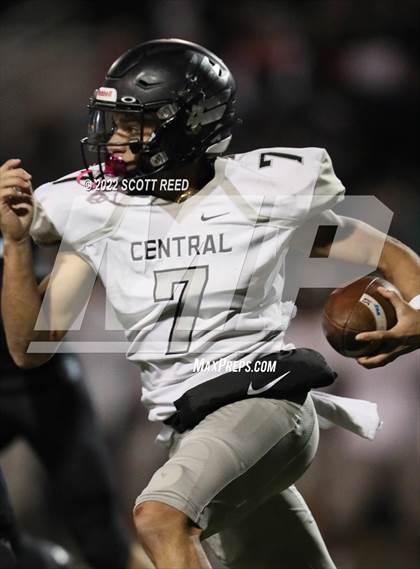 Thumbnail 3 in Westerville Central @ Hilliard Darby (OHSAA DI First Round Playoff) photogallery.