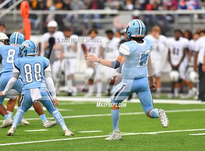 Thumbnail 3 in Waskom vs. West Rusk (UIL 3A D2 Region III Semifinal) photogallery.