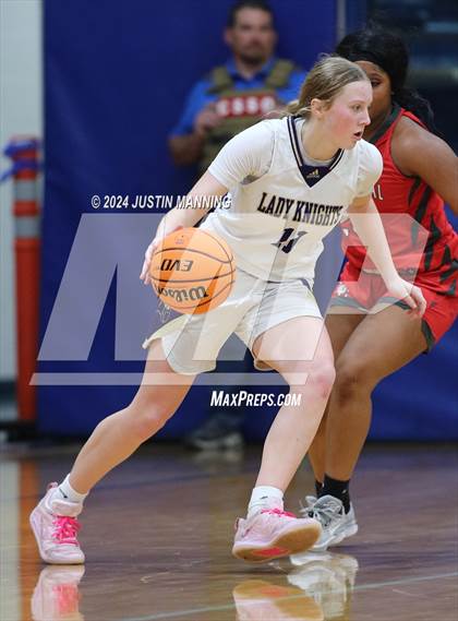 Thumbnail 2 in Drew Central vs. Centerpoint (AAA 3A-4 Regional Round 1) photogallery.