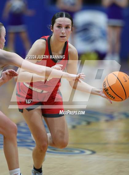 Thumbnail 1 in Drew Central vs. Centerpoint (AAA 3A-4 Regional Round 1) photogallery.