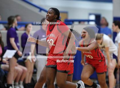Thumbnail 2 in Drew Central vs. Centerpoint (AAA 3A-4 Regional Round 1) photogallery.