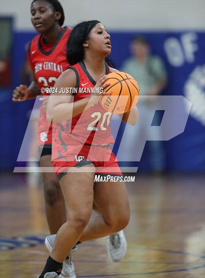 Thumbnail 3 in Drew Central vs. Centerpoint (AAA 3A-4 Regional Round 1) photogallery.