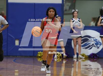 Thumbnail 1 in Drew Central vs. Centerpoint (AAA 3A-4 Regional Round 1) photogallery.