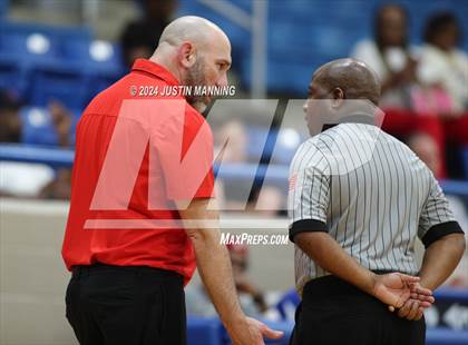 Thumbnail 2 in Drew Central vs. Centerpoint (AAA 3A-4 Regional Round 1) photogallery.