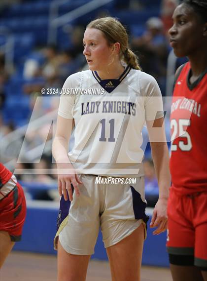 Thumbnail 2 in Drew Central vs. Centerpoint (AAA 3A-4 Regional Round 1) photogallery.