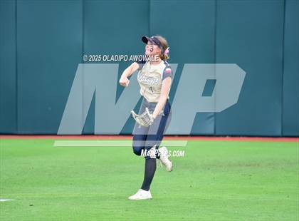 Thumbnail 3 in Andrews @ Calallen (UIL Softball 4A Div 1 Final) photogallery.