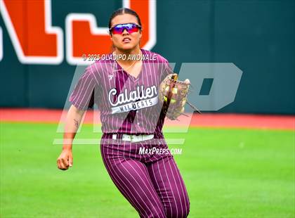 Thumbnail 3 in Andrews @ Calallen (UIL Softball 4A Div 1 Final) photogallery.