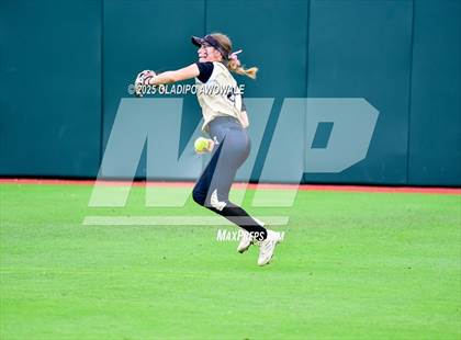 Thumbnail 2 in Andrews @ Calallen (UIL Softball 4A Div 1 Final) photogallery.