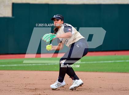 Thumbnail 3 in Andrews @ Calallen (UIL Softball 4A Div 1 Final) photogallery.