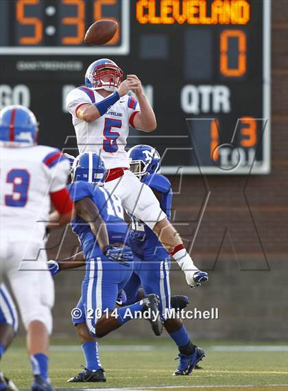 Thumbnail 2 in Cleveland vs. McCallie photogallery.