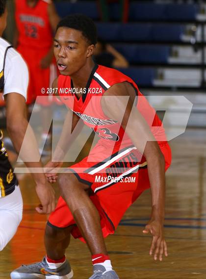 Thumbnail 3 in Clark vs. Westchester (Tarkanian Classic) photogallery.