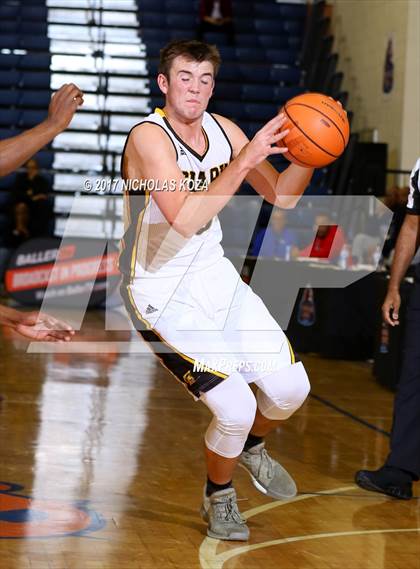 Thumbnail 2 in Clark vs. Westchester (Tarkanian Classic) photogallery.
