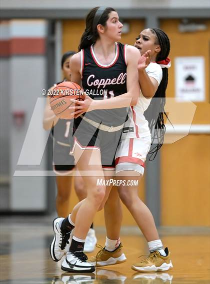 Thumbnail 2 in South Grand Prairie vs. Coppell (UIL 6A Regional Quarterfinal Playoff) photogallery.