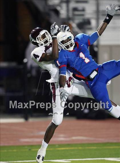 Thumbnail 3 in Austin @ Leander (5A Region 2 Bi-District Playoffs) photogallery.