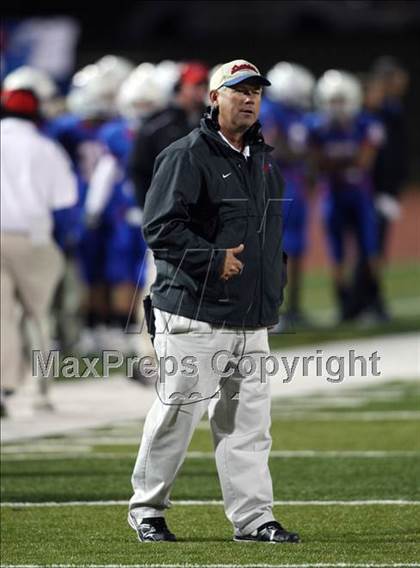 Thumbnail 3 in Austin @ Leander (5A Region 2 Bi-District Playoffs) photogallery.
