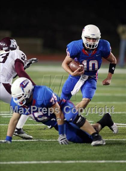 Thumbnail 3 in Austin @ Leander (5A Region 2 Bi-District Playoffs) photogallery.