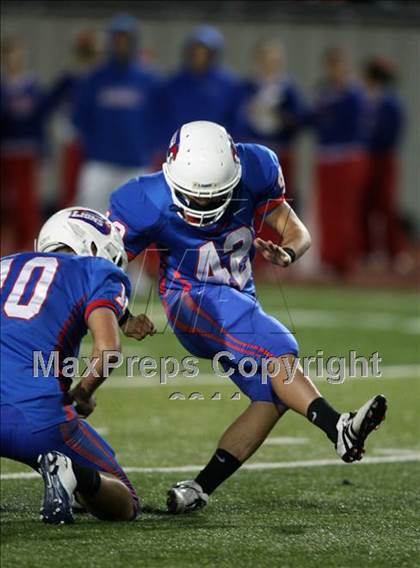 Thumbnail 3 in Austin @ Leander (5A Region 2 Bi-District Playoffs) photogallery.