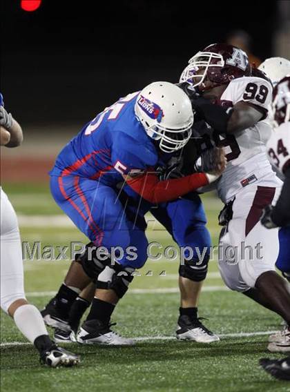 Thumbnail 3 in Austin @ Leander (5A Region 2 Bi-District Playoffs) photogallery.