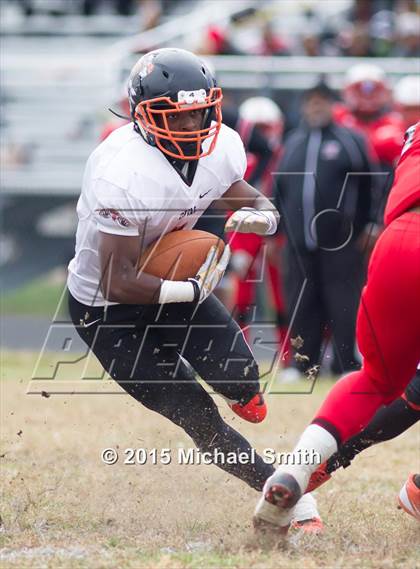 Thumbnail 2 in DuVal @ Suitland photogallery.