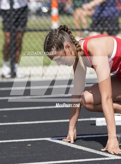 Thumbnail 1 in Utica Eisenhower @ Romeo (MHSAA Regional) photogallery.