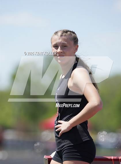 Thumbnail 3 in Utica Eisenhower @ Romeo (MHSAA Regional) photogallery.