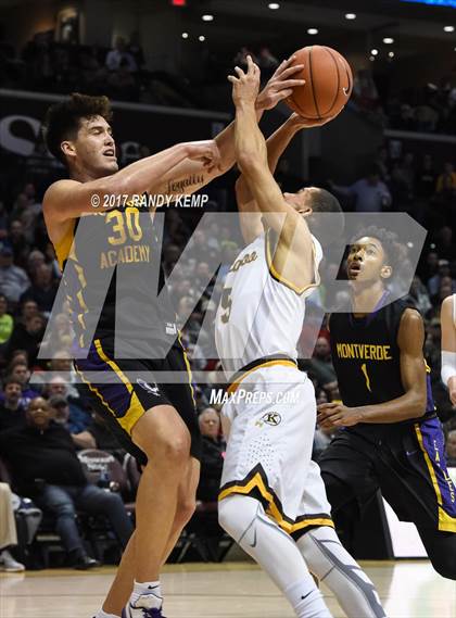 Thumbnail 3 in Montverde Academy vs Kickapoo (Bass Pro Tournament Of Champions) photogallery.