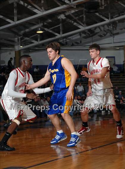 Thumbnail 2 in Meridian vs. Trico (IHSA Class 1A Sectional Semifinal) photogallery.