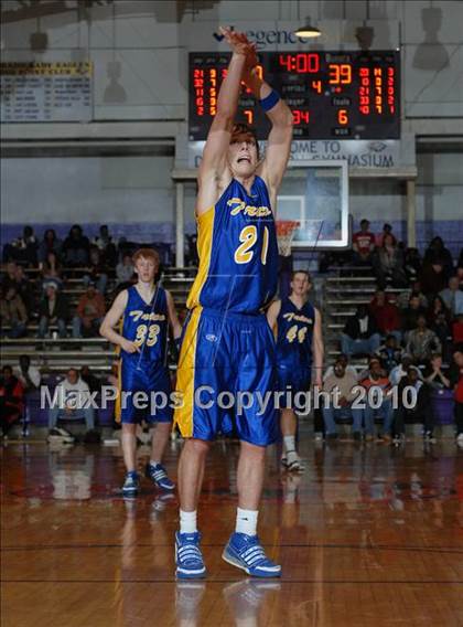 Thumbnail 3 in Meridian vs. Trico (IHSA Class 1A Sectional Semifinal) photogallery.