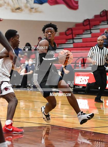 Thumbnail 1 in Hendrickson @ Weiss photogallery.